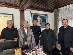 Özbekistan Yazarlar Birliği'nden AYB Başkanı Ufuk Tuzman'a Fahri Onursal Üyelik