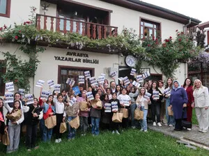 Kuzey Makedonya ve Kosovalı Genç Yazar Adayları AYB'yi ziyaret etti